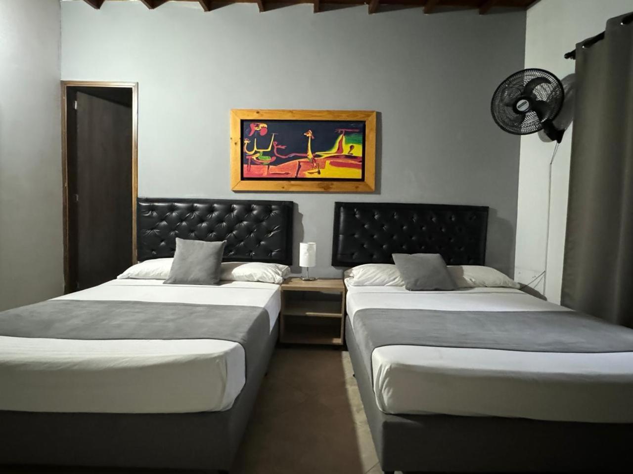 Hotel Gemas San Joaquin 1 Medellín Exterior foto