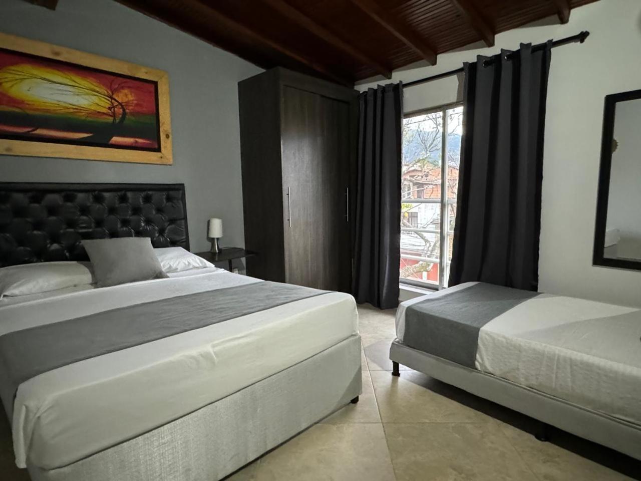 Hotel Gemas San Joaquin 1 Medellín Exterior foto